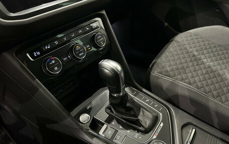 Volkswagen Tiguan II, 2018 год, 2 599 000 рублей, 20 фотография