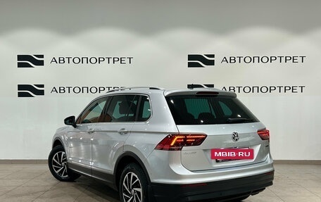 Volkswagen Tiguan II, 2018 год, 2 599 000 рублей, 5 фотография
