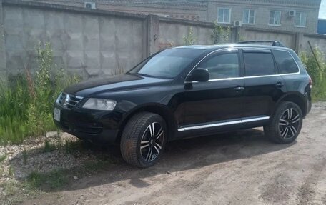 Volkswagen Touareg III, 2004 год, 710 000 рублей, 1 фотография