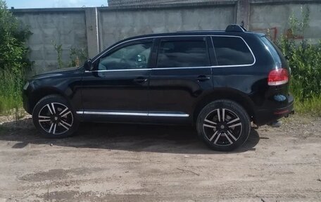 Volkswagen Touareg III, 2004 год, 710 000 рублей, 2 фотография