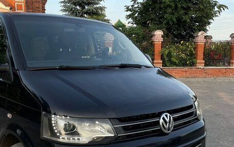 Volkswagen Multivan T5, 2015 год, 2 550 000 рублей, 2 фотография