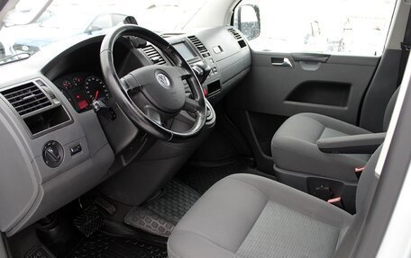 Volkswagen Caravelle T5, 2008 год, 1 690 000 рублей, 5 фотография