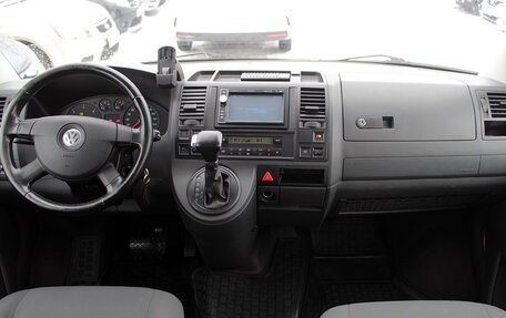 Volkswagen Caravelle T5, 2008 год, 1 690 000 рублей, 7 фотография