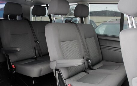 Volkswagen Caravelle T5, 2008 год, 1 690 000 рублей, 12 фотография