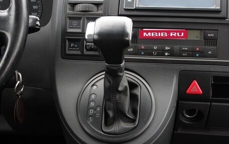 Volkswagen Caravelle T5, 2008 год, 1 690 000 рублей, 10 фотография