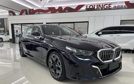 BMW 5 серия, 2026 год, 7 280 000 рублей, 3 фотография