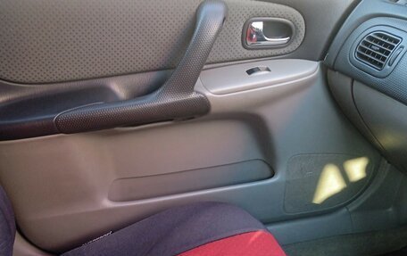 Mazda Familia, 2000 год, 355 000 рублей, 8 фотография