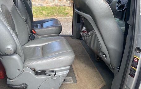 Chrysler Voyager IV, 2003 год, 300 000 рублей, 4 фотография