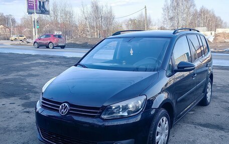 Volkswagen Touran III, 2012 год, 760 000 рублей, 1 фотография