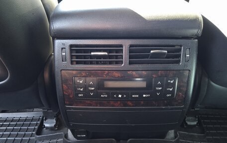 Toyota Land Cruiser 200, 2012 год, 3 300 000 рублей, 10 фотография