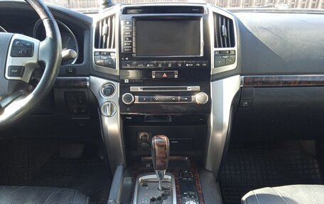 Toyota Land Cruiser 200, 2012 год, 3 300 000 рублей, 9 фотография