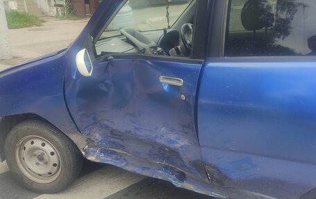 Nissan Cube II, 2000 год, 70 000 рублей, 4 фотография