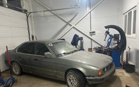 BMW 5 серия, 1985 год, 150 000 рублей, 4 фотография