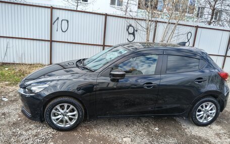 Mazda 2 III, 2022 год, 1 300 000 рублей, 3 фотография