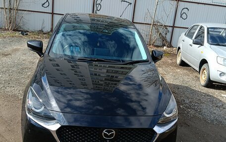 Mazda 2 III, 2022 год, 1 300 000 рублей, 2 фотография