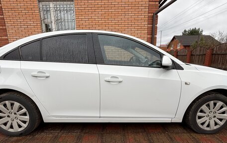 Chevrolet Cruze II, 2010 год, 670 000 рублей, 4 фотография