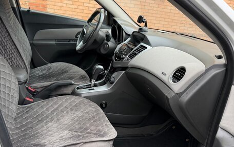 Chevrolet Cruze II, 2010 год, 670 000 рублей, 6 фотография