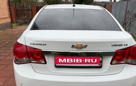 Chevrolet Cruze II, 2010 год, 670 000 рублей, 2 фотография