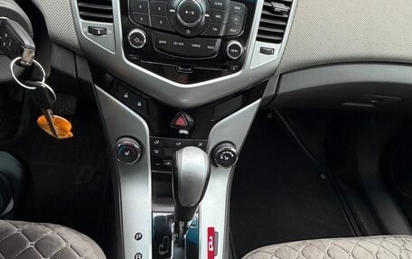 Chevrolet Cruze II, 2010 год, 670 000 рублей, 10 фотография