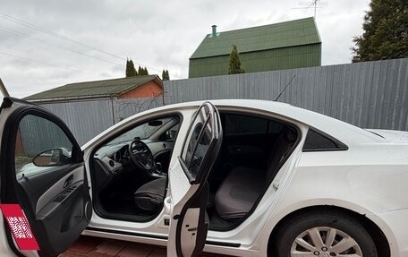 Chevrolet Cruze II, 2010 год, 670 000 рублей, 12 фотография