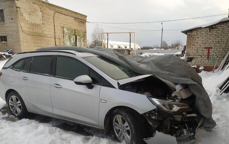 Opel Astra K, 2019 год, 900 000 рублей, 3 фотография