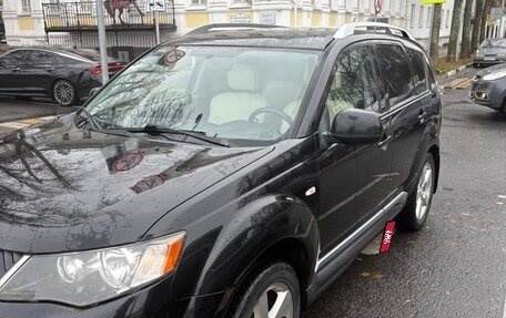Mitsubishi Outlander III рестайлинг 3, 2008 год, 950 000 рублей, 4 фотография