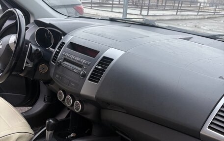 Mitsubishi Outlander III рестайлинг 3, 2008 год, 950 000 рублей, 10 фотография