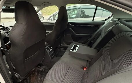 Skoda Octavia, 2015 год, 1 900 000 рублей, 18 фотография