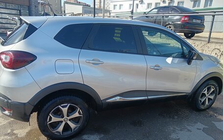 Renault Kaptur I рестайлинг, 2020 год, 1 400 000 рублей, 3 фотография