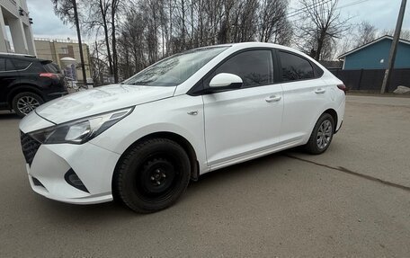 Hyundai Solaris II рестайлинг, 2021 год, 1 290 000 рублей, 2 фотография