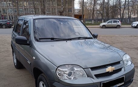 Chevrolet Niva I рестайлинг, 2013 год, 550 000 рублей, 2 фотография