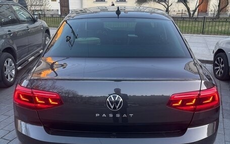 Volkswagen Passat B8 рестайлинг, 2021 год, 3 750 000 рублей, 2 фотография