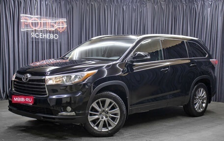 Toyota Highlander III, 2013 год, 2 398 000 рублей, 1 фотография