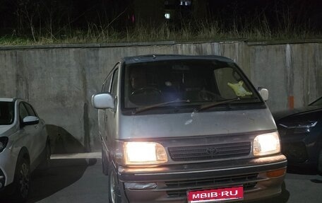 Toyota HiAce H50 H60 H70, 1985 год, 550 000 рублей, 1 фотография