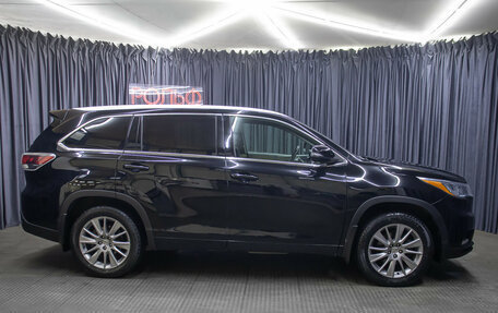 Toyota Highlander III, 2013 год, 2 398 000 рублей, 4 фотография