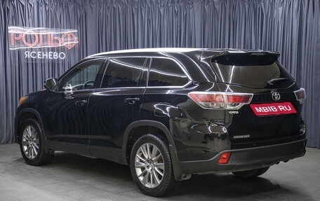 Toyota Highlander III, 2013 год, 2 398 000 рублей, 7 фотография
