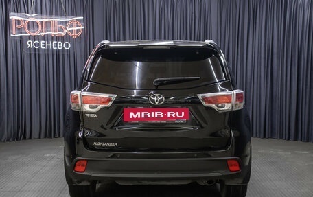 Toyota Highlander III, 2013 год, 2 398 000 рублей, 6 фотография