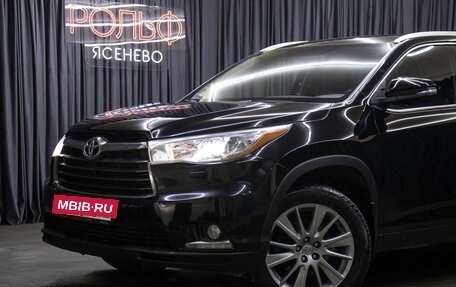 Toyota Highlander III, 2013 год, 2 398 000 рублей, 21 фотография