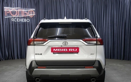 Toyota RAV4, 2020 год, 2 998 000 рублей, 6 фотография