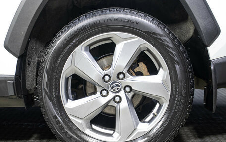 Toyota RAV4, 2020 год, 2 998 000 рублей, 23 фотография