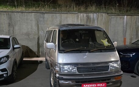 Toyota HiAce H50 H60 H70, 1985 год, 550 000 рублей, 2 фотография