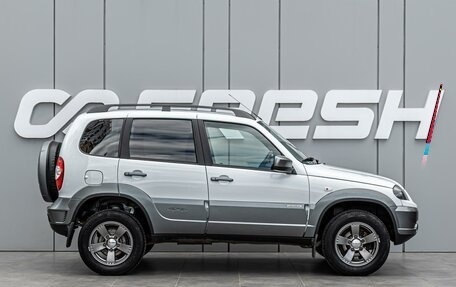 Chevrolet Niva I рестайлинг, 2018 год, 788 000 рублей, 5 фотография