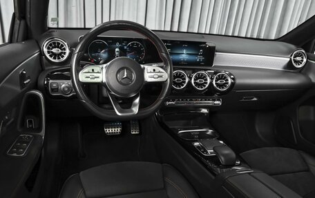 Mercedes-Benz A-Класс, 2020 год, 3 498 000 рублей, 6 фотография