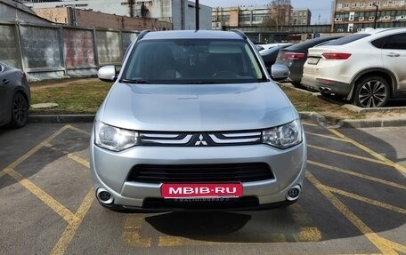 Mitsubishi Outlander III рестайлинг 3, 2013 год, 1 700 000 рублей, 1 фотография
