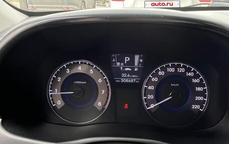 Hyundai Solaris II рестайлинг, 2011 год, 700 000 рублей, 2 фотография