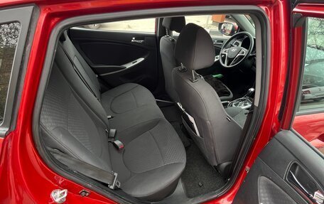 Hyundai Solaris II рестайлинг, 2011 год, 700 000 рублей, 5 фотография