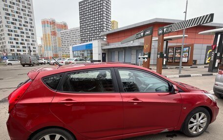 Hyundai Solaris II рестайлинг, 2011 год, 700 000 рублей, 11 фотография