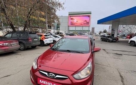 Hyundai Solaris II рестайлинг, 2011 год, 700 000 рублей, 13 фотография