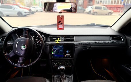 Skoda Superb III рестайлинг, 2012 год, 1 150 000 рублей, 14 фотография