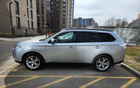 Mitsubishi Outlander III рестайлинг 3, 2013 год, 1 700 000 рублей, 4 фотография